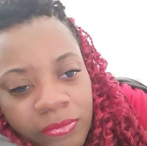 Meet your Posher, Felisha